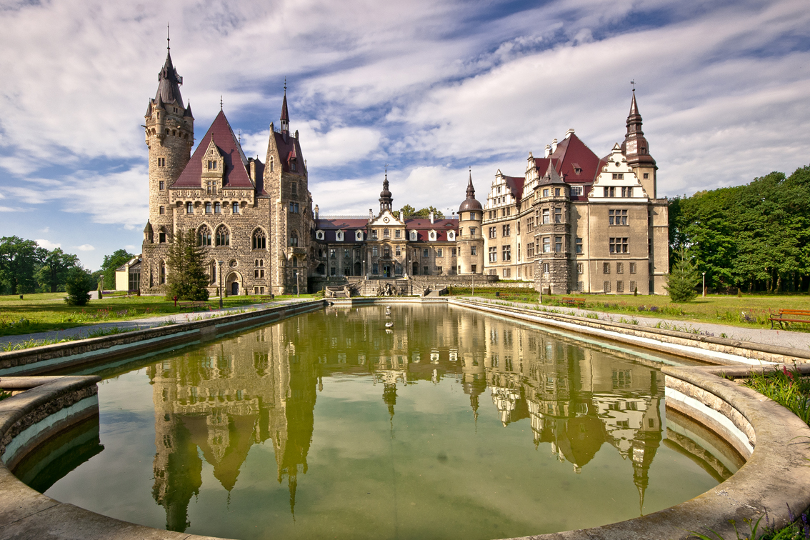 zamek w mosznej
