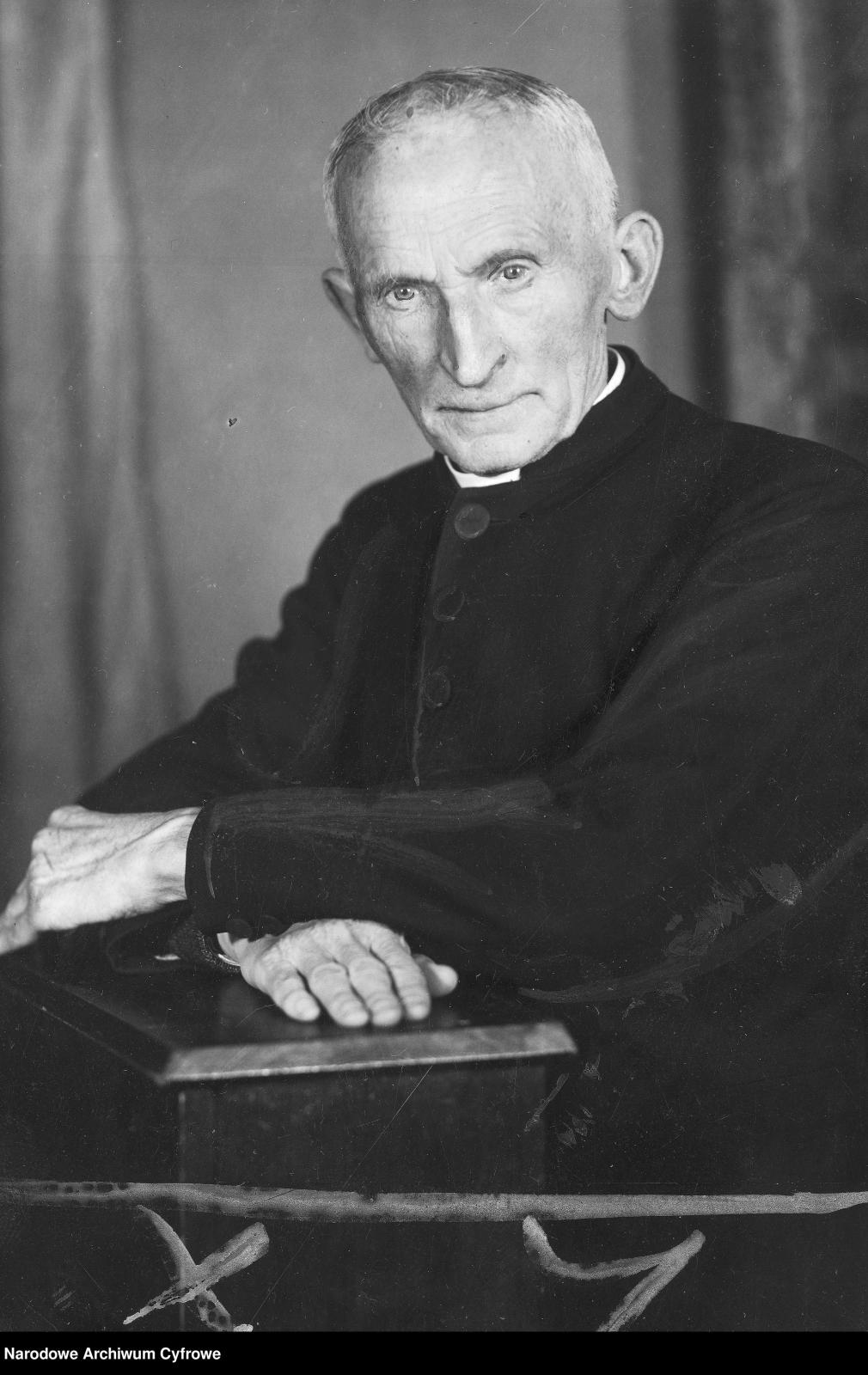 Ks. Karol Koziołek, proboszcz parafii w Grabinie, prezes Dzielnicy I Związku Polaków w Niemczech, 1933 r. [Narodowe Archiwum Cyfrowe, sygn. 3/1/0/16/835]
