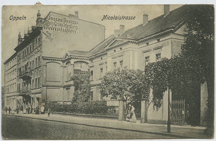 Dom Polski, w którym od 1930 r. mieściła się siedziba I Dzielnicy Związku Polaków w Niemczech. Autor nieznany, pocztówka ze zbiorów Muzeum Śląska Opolskiego