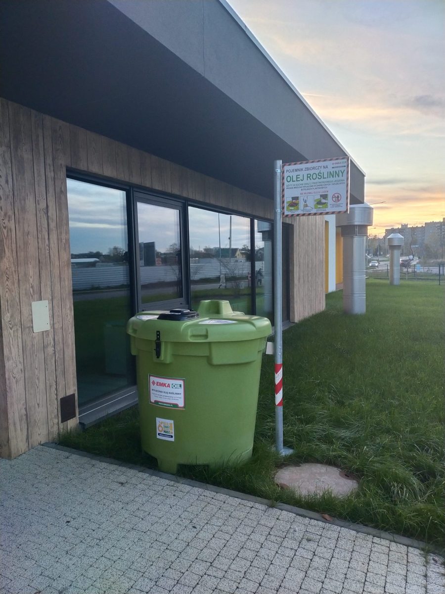 pojemnik na zużyty olej