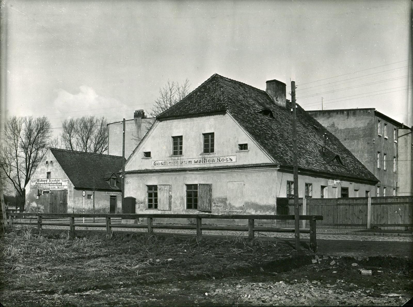 Budynek gospody „Pod białym koniem” na Przedmieściu Odrzańskim, ok. 1936 roku.