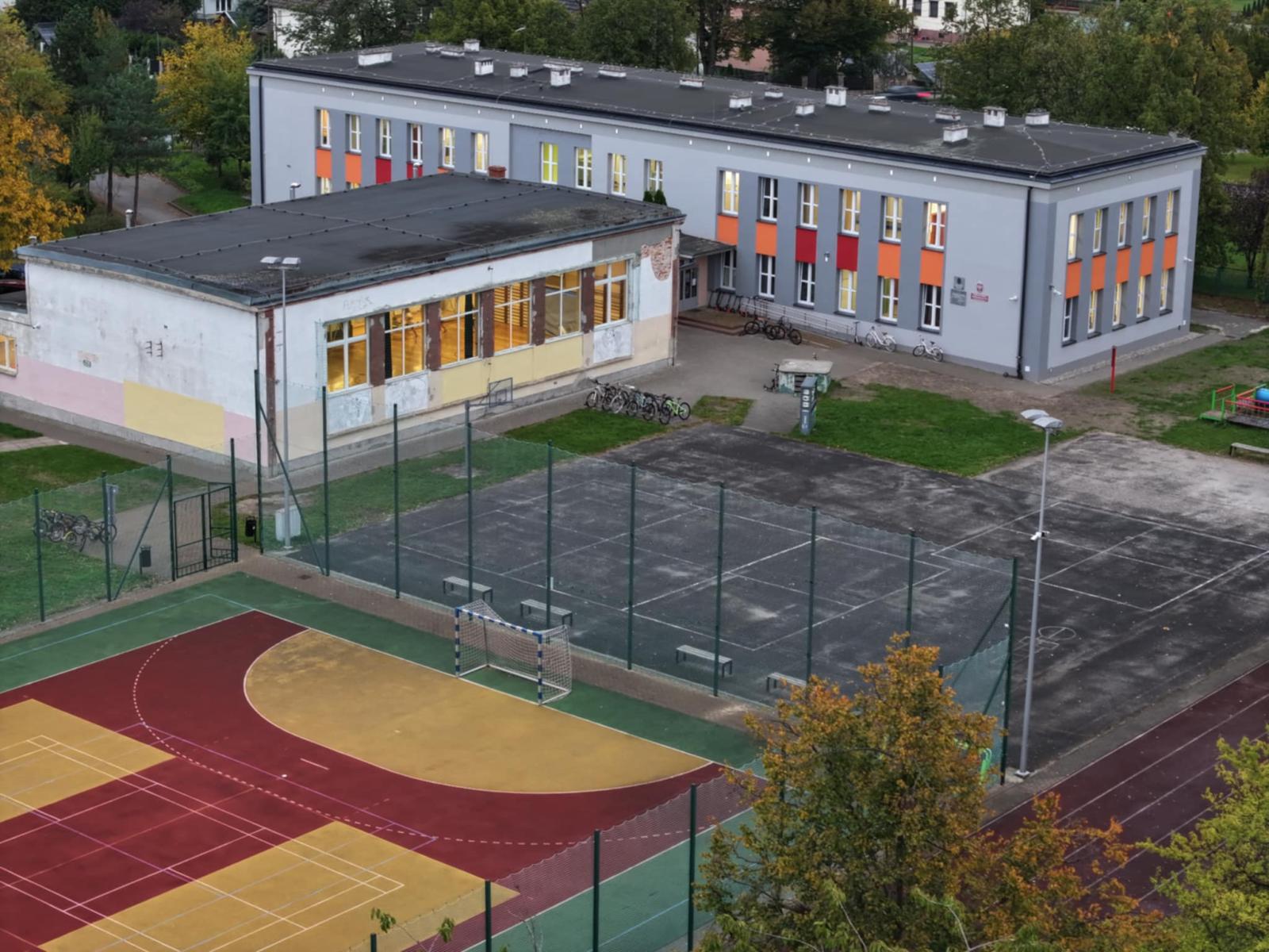 budynek szkoły podstawowej numer 10