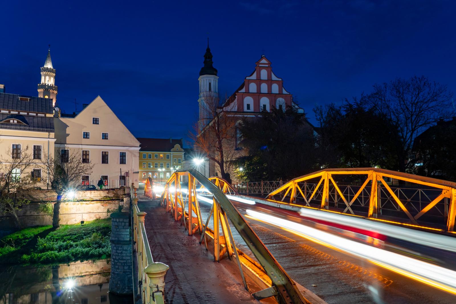 zdjęcie mostu nad kanałem Młynówka