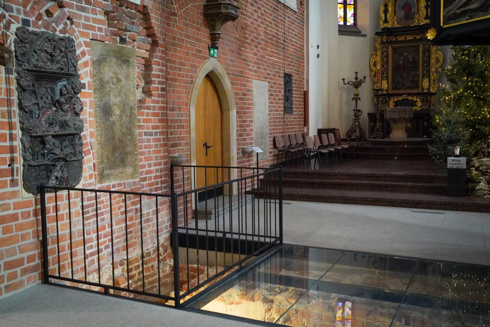 Prezbiterium katedry opolskiej