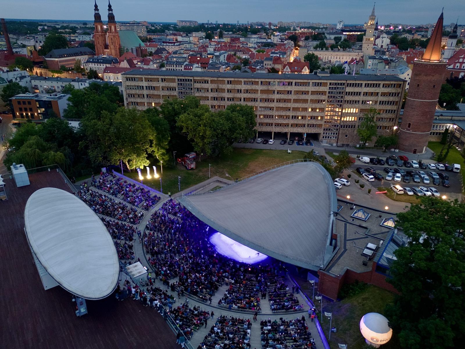 zdjęcie amfiteatru z lotu ptaka