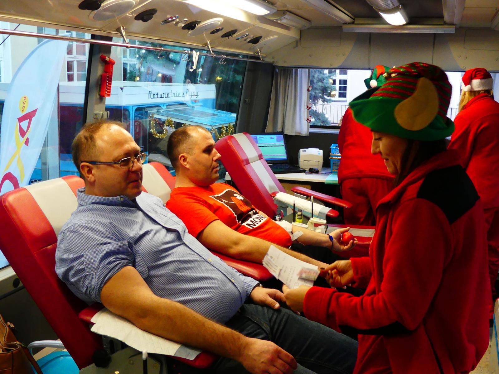 Pobieranie krwi w krwiobucie na opolskim rynku