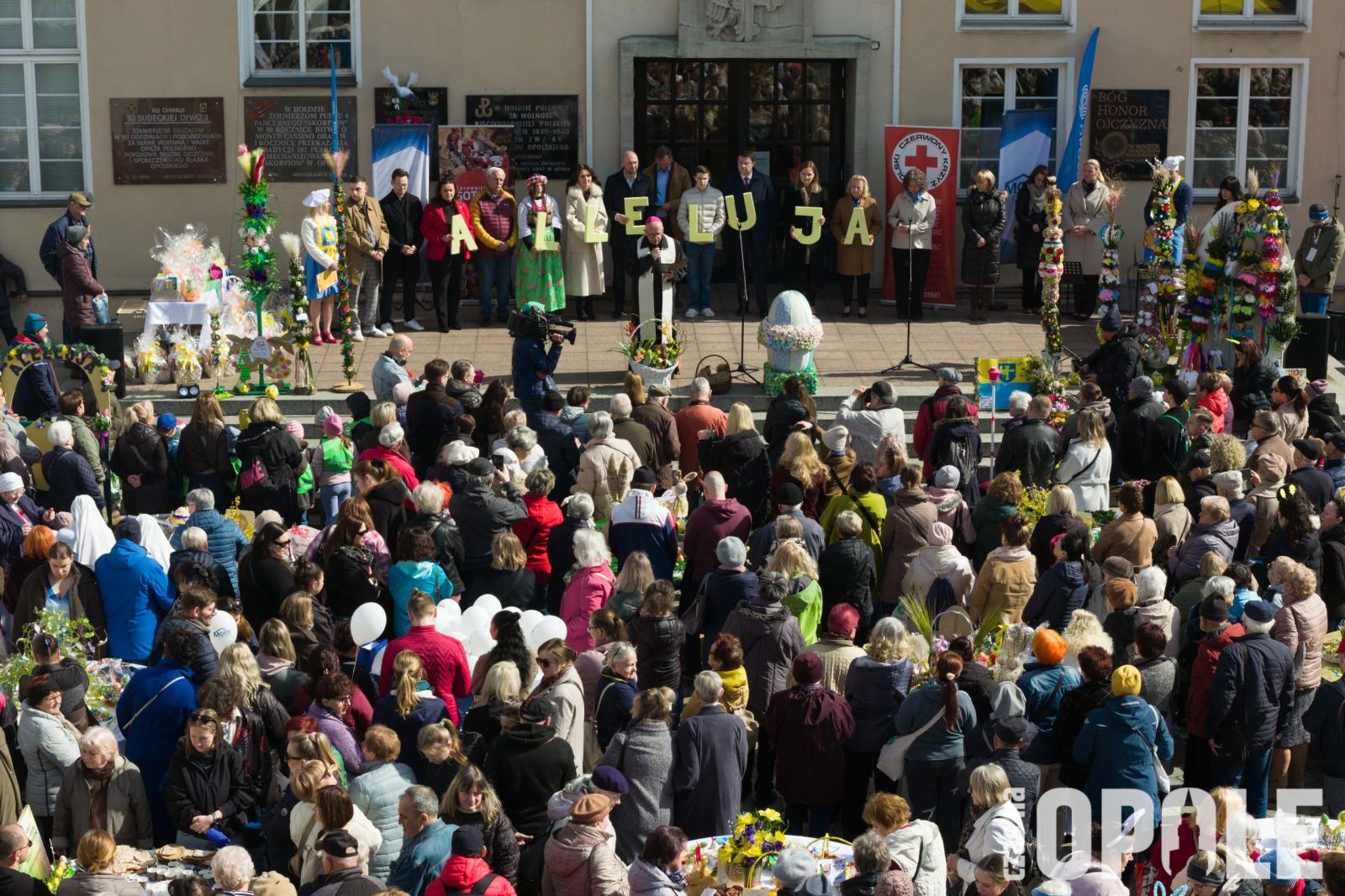 IX Opolskie Śniadanie Wielkanocne - uczestnicy podczas wydarzenia
