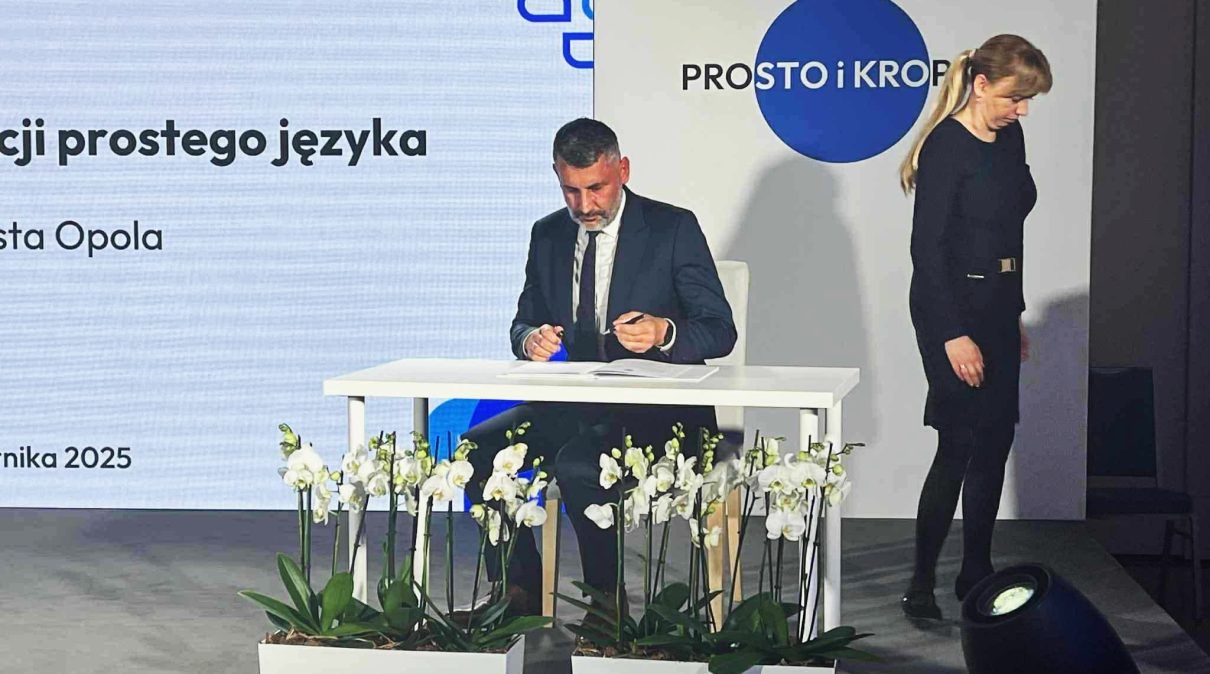 podpisanie deklaracji prostego języka 