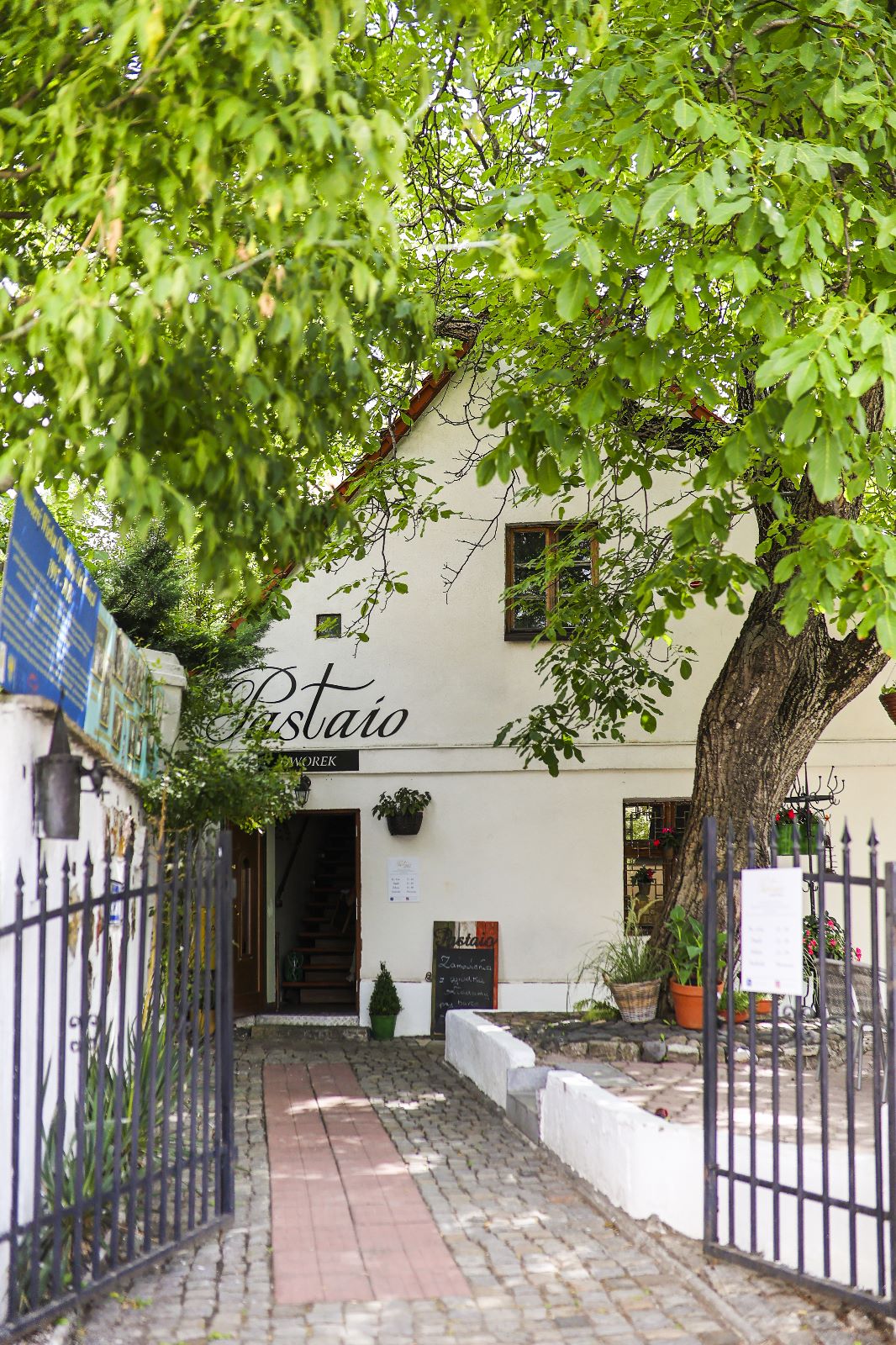 Zdjęcie restauracji z zewnątrz