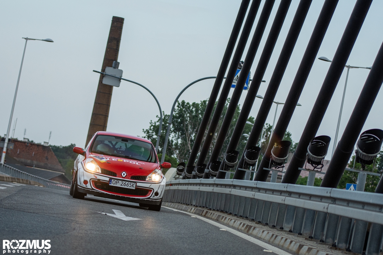 Auto podczas Rajdu Festiwalowego