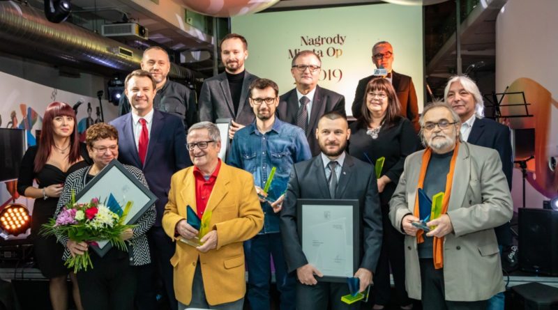 Na zdjęciu zeszłoroczni laureaci.