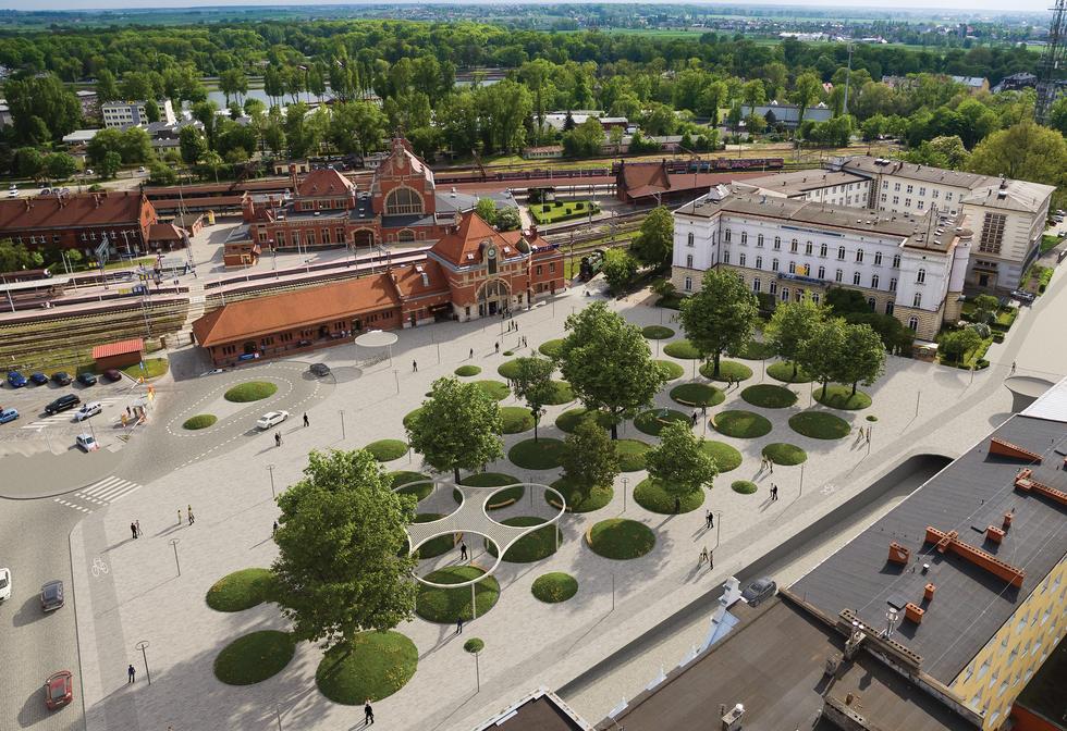 Plac przed dworcem PKP