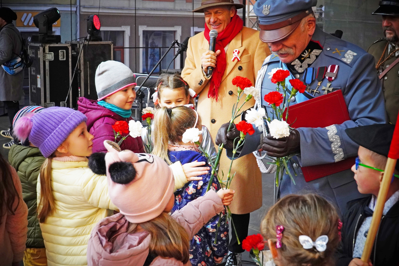 Piknik niepodległościowy insenizacja historyczna