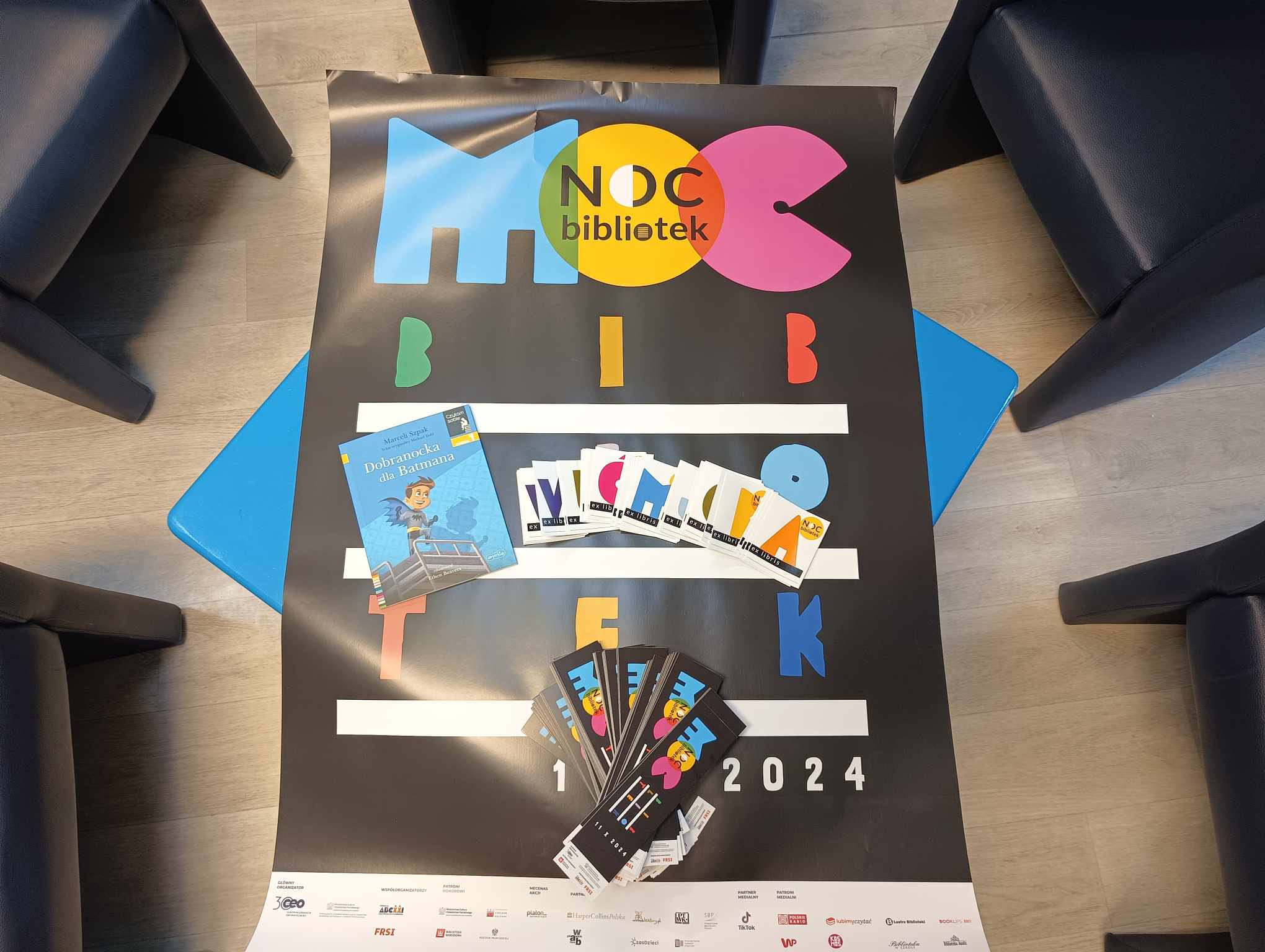 zdjęcie plakatu moc bibliotek