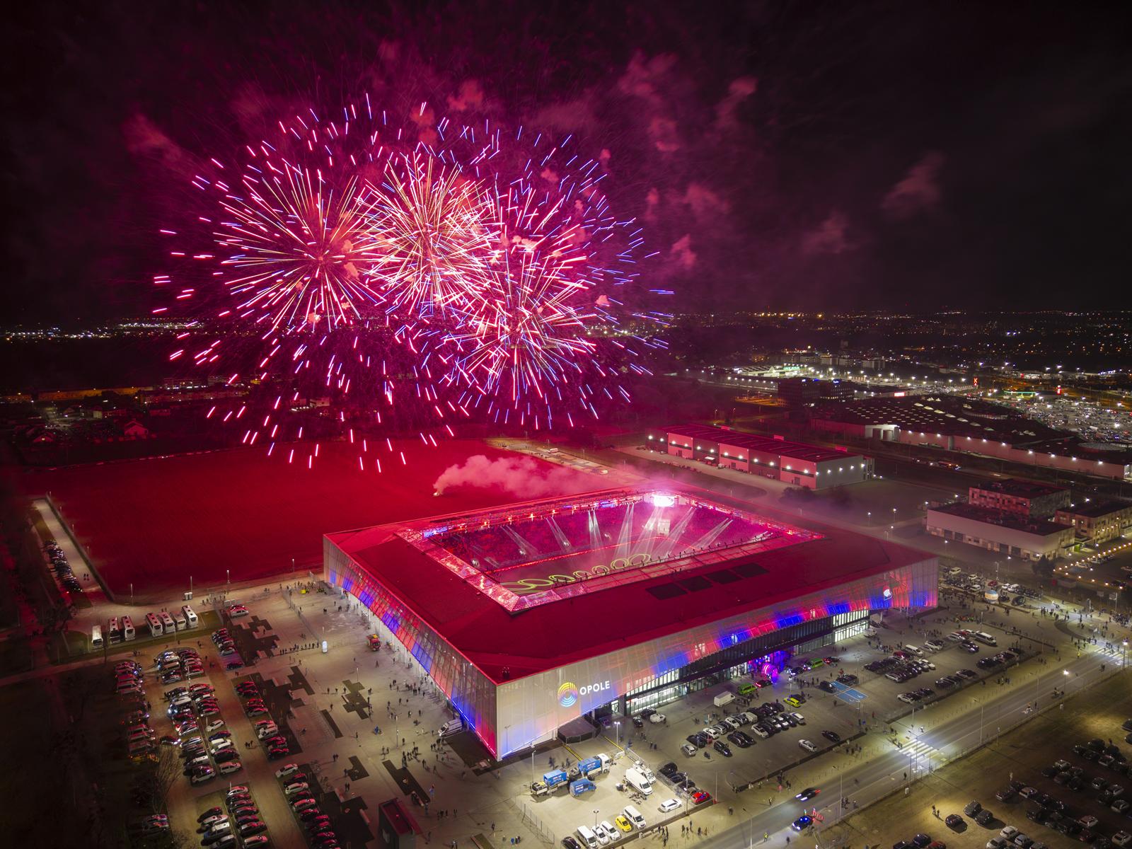 zdjęcie itaka arena z zewnątrz
