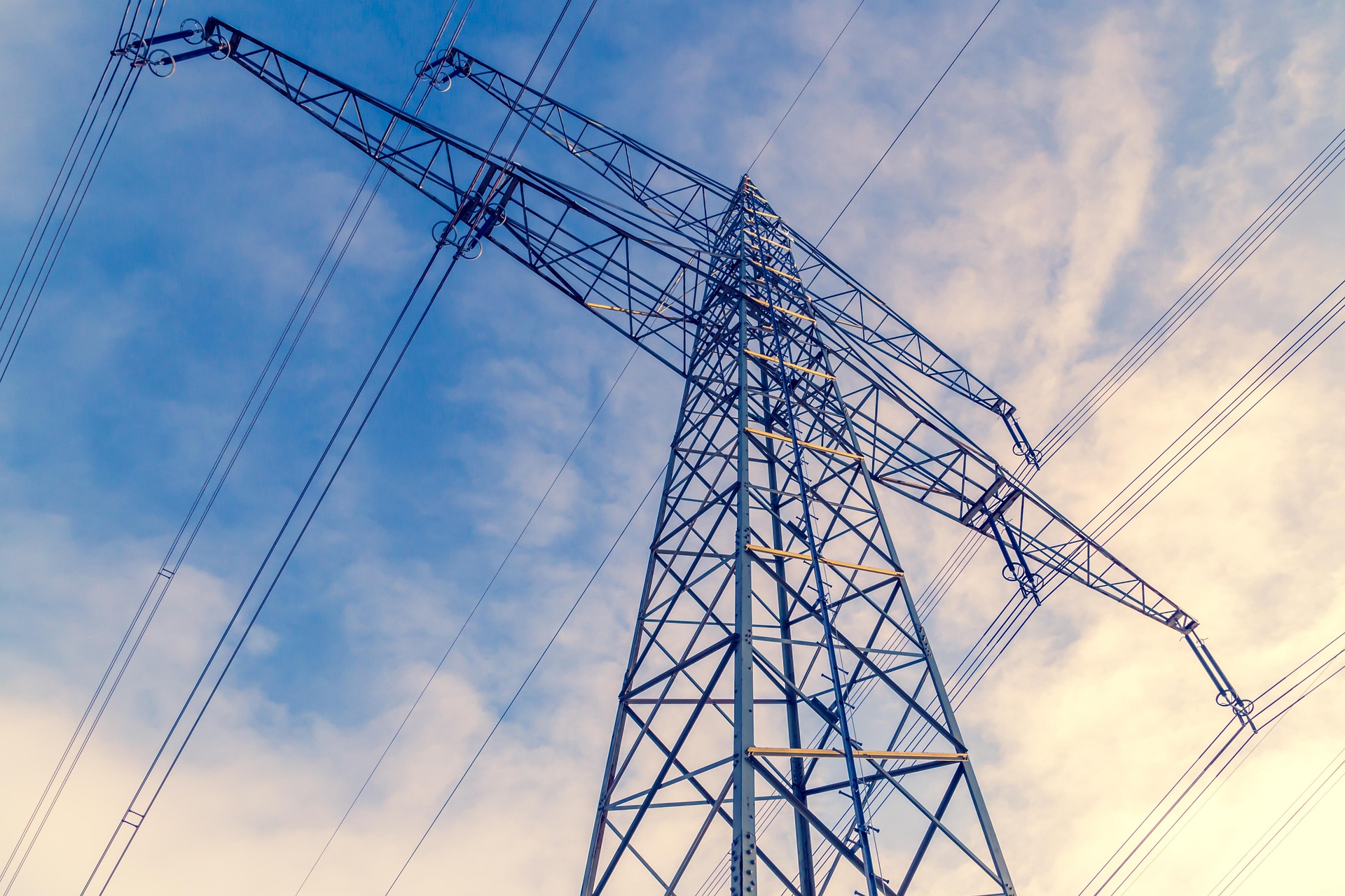słup energetyczny fot. pixabay