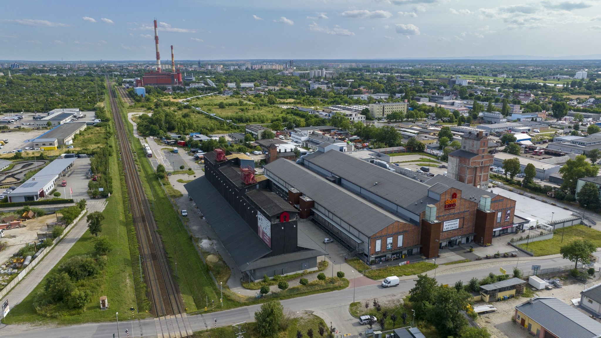 Budynki dwnego Dom Expo z lotu ptaka