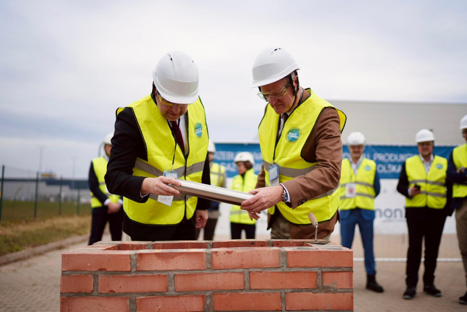 Wmurowanie kamienia węgielnego pod nową fabrykę