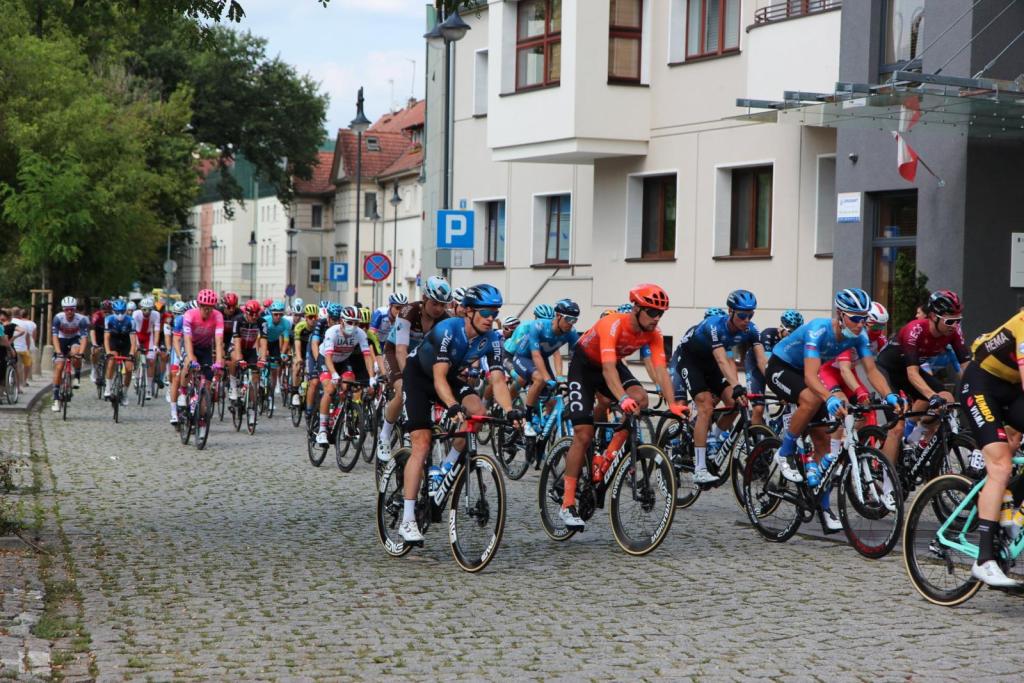 kolarze podczas wyścigu tour de pologne