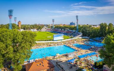 basen błękitna fala