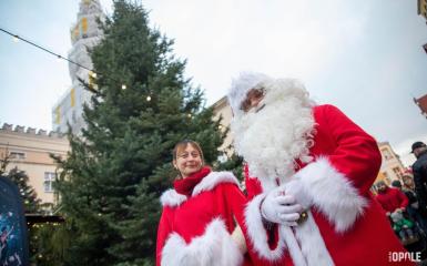 Pan i Pani Mikołajowa na opolskim rynku