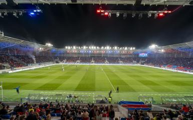 Zdjęcie przedstawiajace opolski stadion