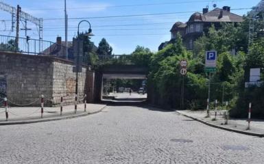 Przejazd pod wiaduktem na Powstańców Śląskich 