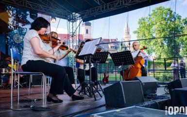 Koncert promenadowy na placu Wolności 