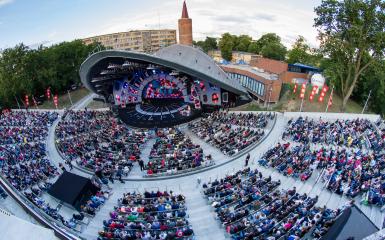 Amfiteatr Tysiąclecia w Opolu wiosną