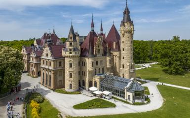 Pałac w Mosznej panorama