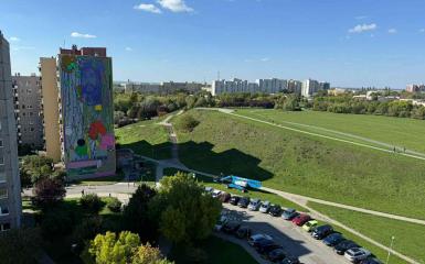 zdjęcie nowego muralu na budynku na osiedlu Armii Krajowej