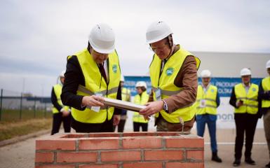 Wmurowanie kamienia węgielnego pod nową fabrykę