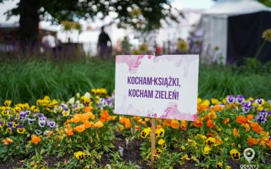 tabliczka kocham książki