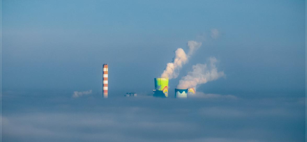 zdjęcie kominów elektrowni Opole