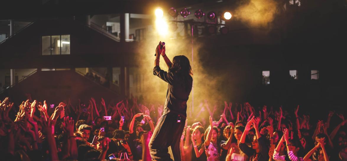 scena, artysta światła