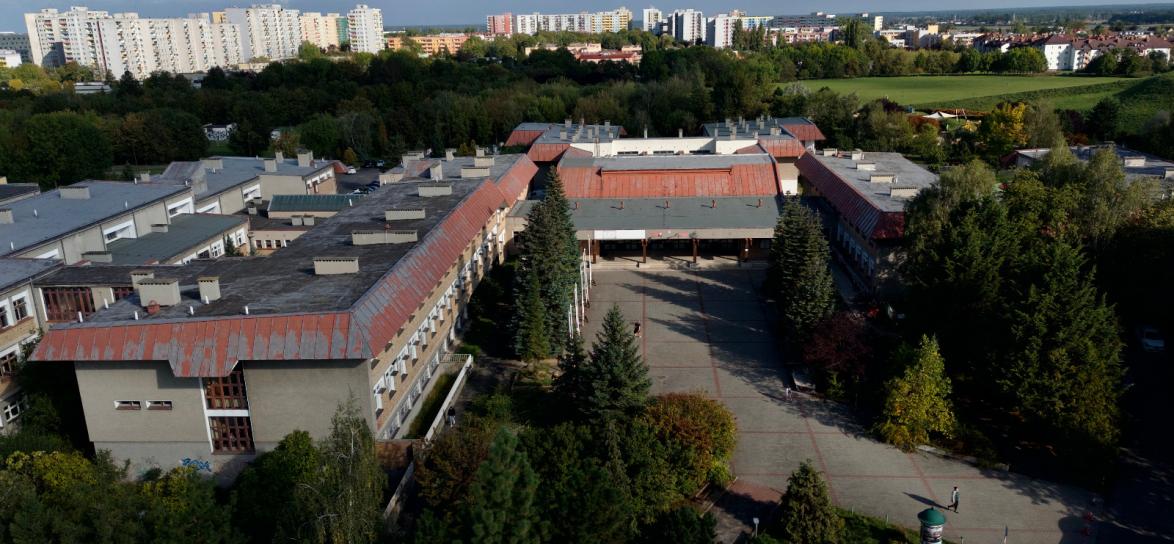 Zdjęcie przedstawia obiekt PSP nr 29 w Opolu 