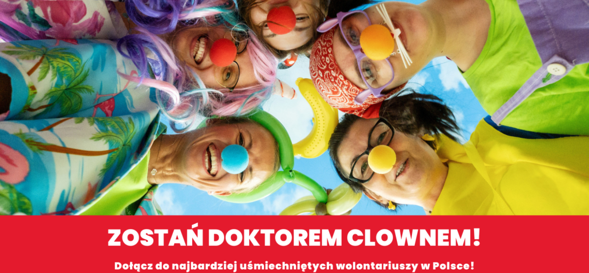 Gruba osób przebranych za klauna