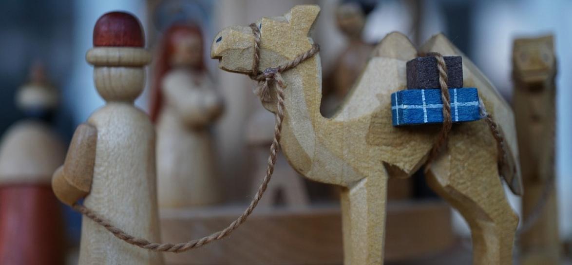 Figurki z drewna, wielbłąd