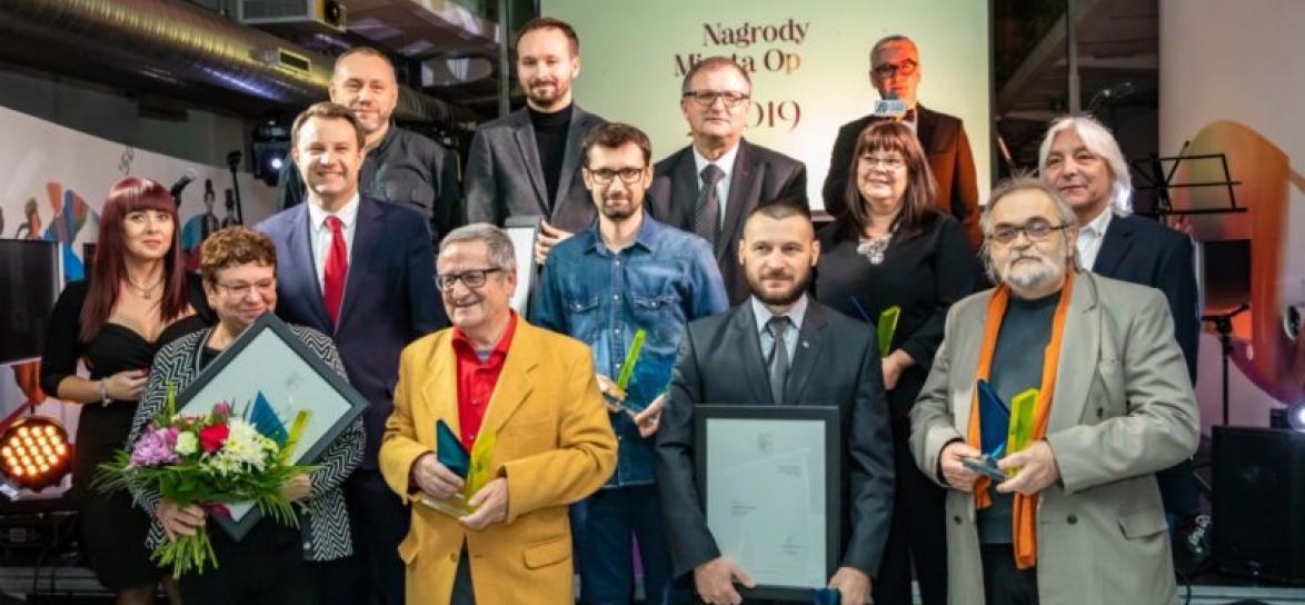 Na zdjęciu zeszłoroczni laureaci.