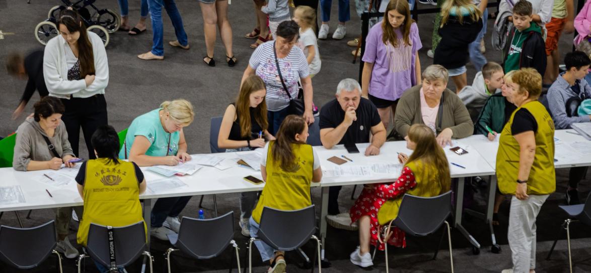 Pomoc dla uchodźców w Stegu Arena