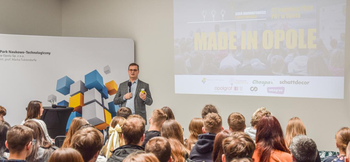 zdjęcie podczas wykładów w Parku Naukowo - Technologicznym