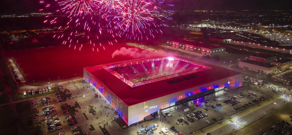 zdjęcie itaka arena z zewnątrz