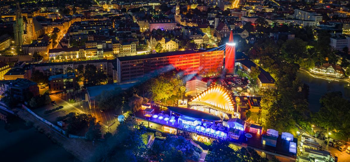 zdjęcie amfiteatru z lotu ptaka