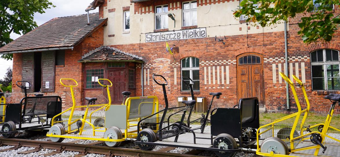 dworzec w Staniszczach Wielkich