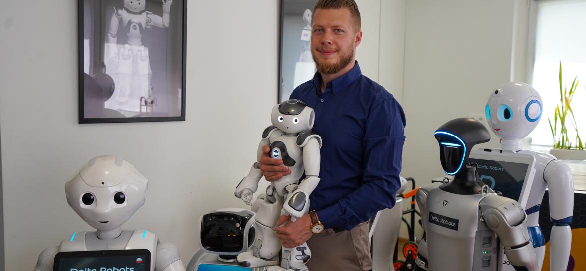 dyrektor ds robotyki Kamil Gawron