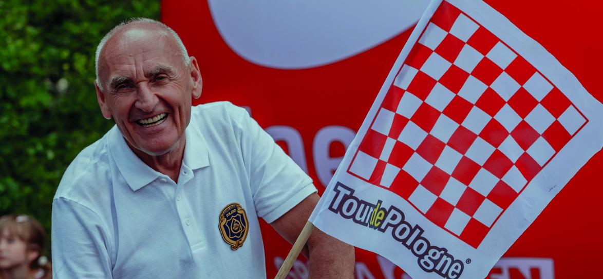 Czesław Lang z flagami