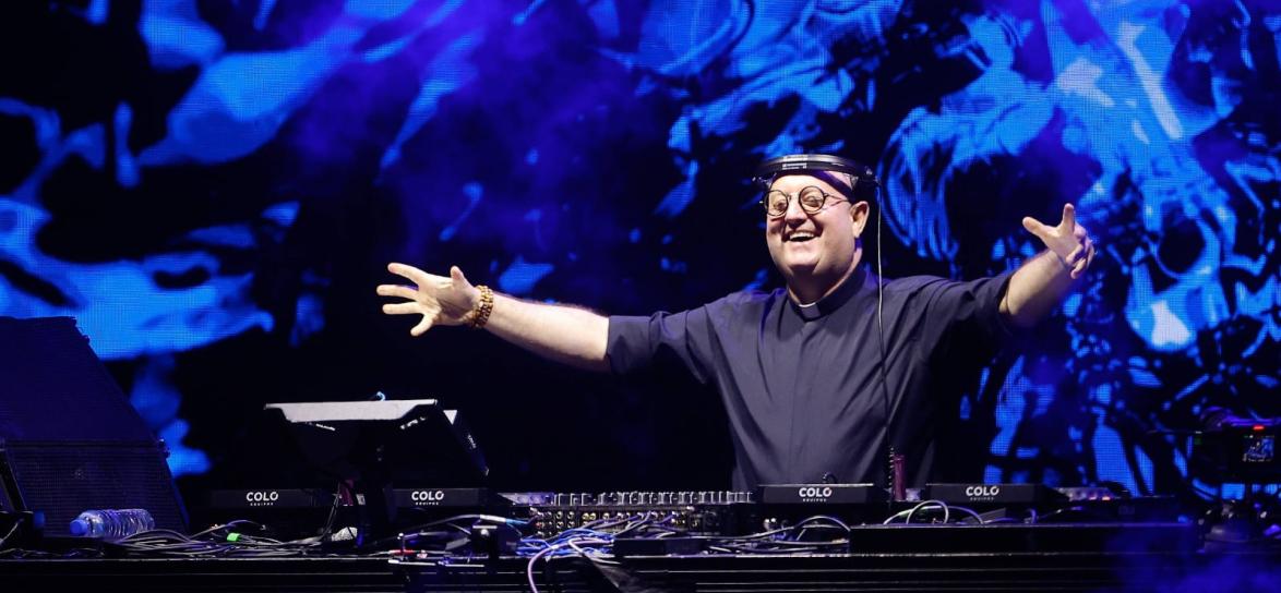 ksiądz Padrre Gulihmere, dj