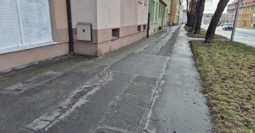 Przy ulicy Plebiscytowej powstanie nowy chodnik i ścieżka rowerowa