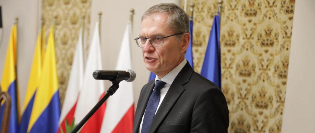 Andrzej Poczobut, flagi RP, flagi EU