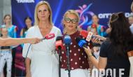 dwie kobiety podczas konferencji prasowej
